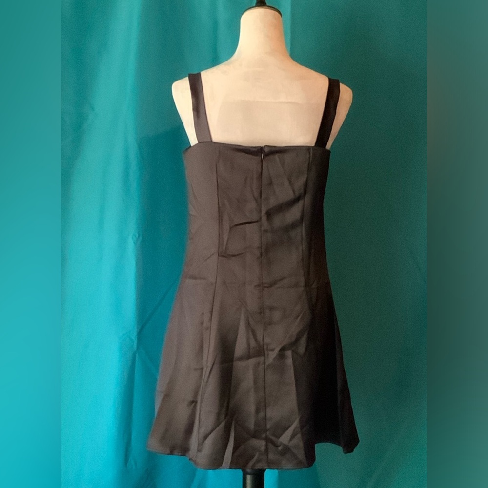 Sthcute mini dress black 96% POLYESTER 4% SPANDEX size M, NWT